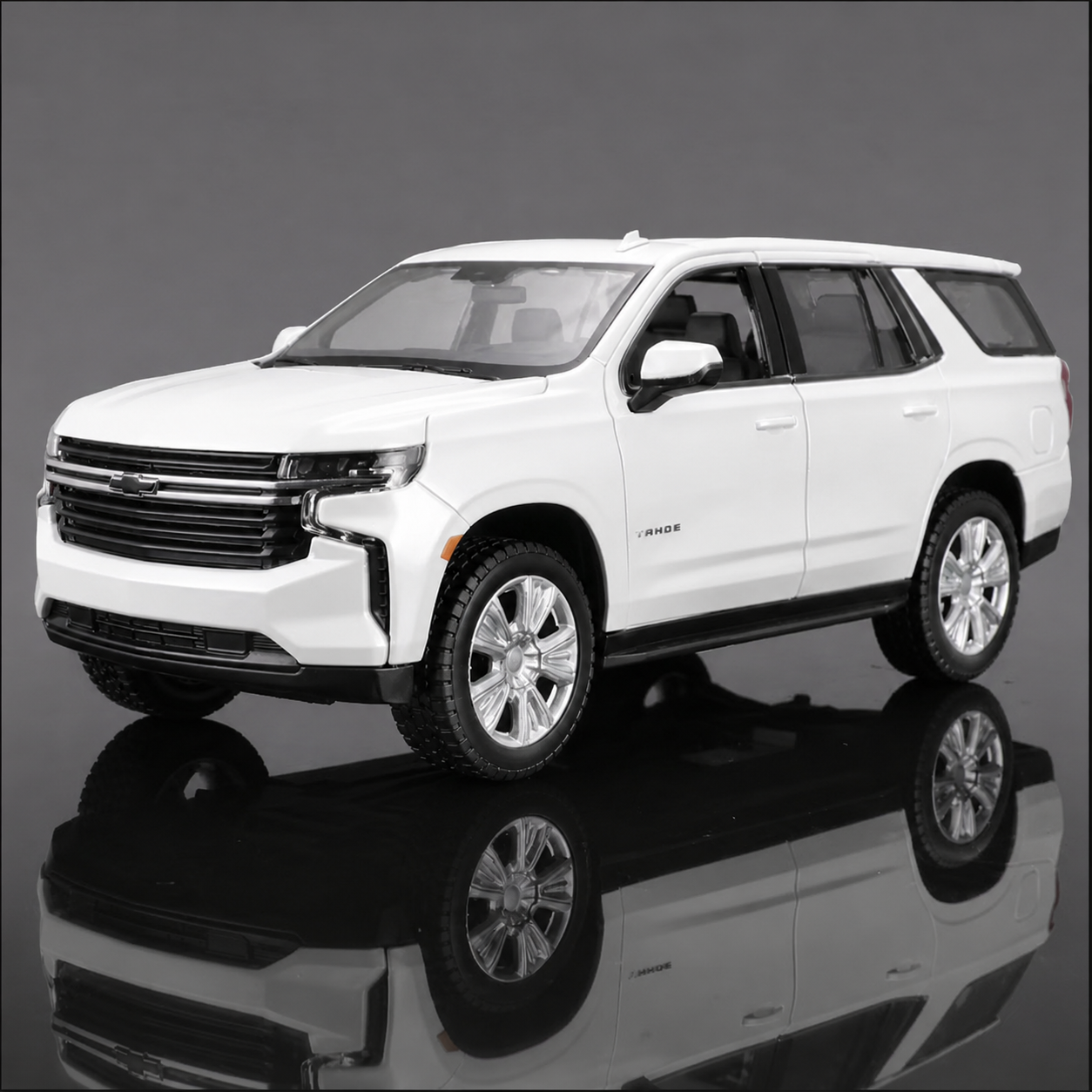 Chevrolet Tahoe 1:24 — Bundle Pack